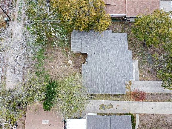 5th image of 343 Astoria Dr.