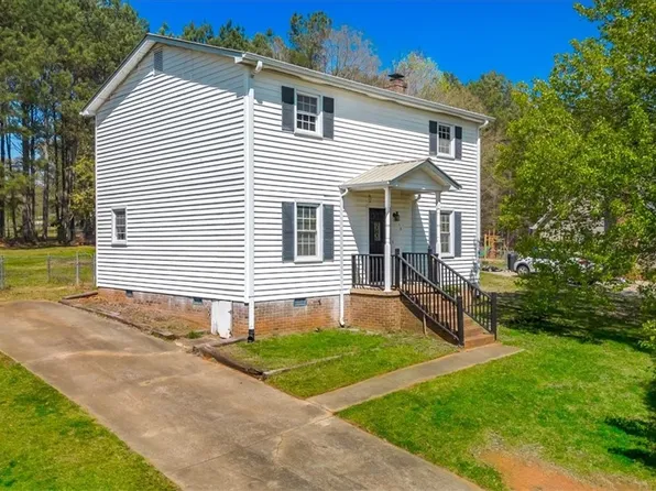 310 Forest Dr, Liberty, SC 29657