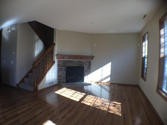 3rd image of 1615 Legacy Pkwy E Unit 1