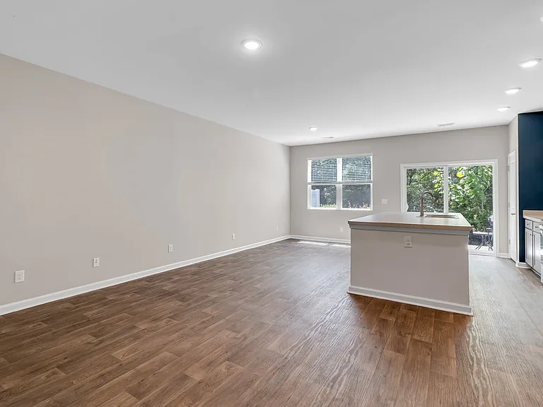 13 Villas Of Garrard Dr — Photo 17