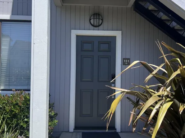151 Schooner Ct, Richmond, CA 94804