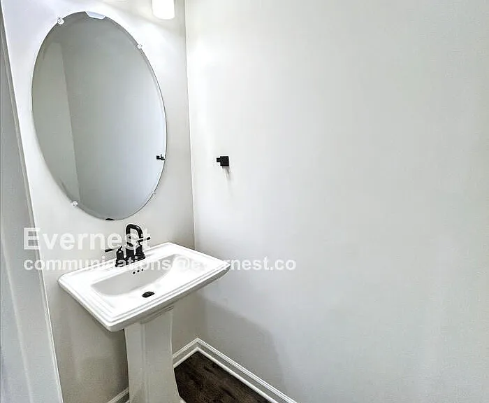 329 Victoria Dr — Photo 17