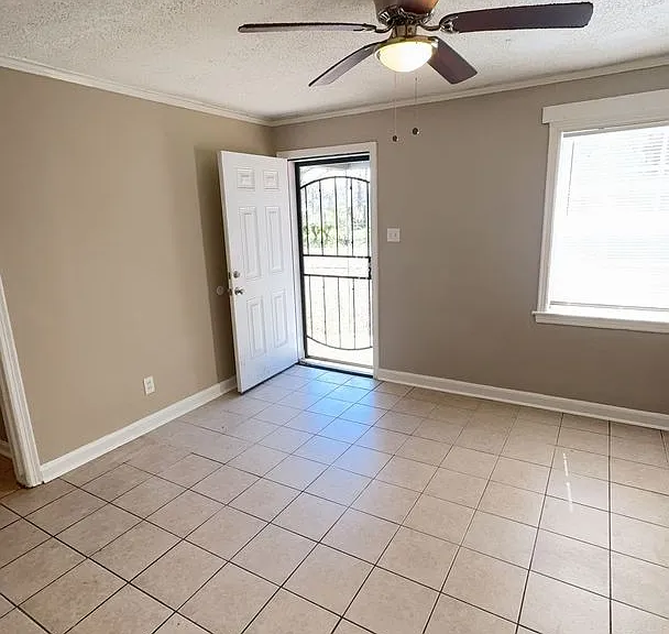 820 Keel Ave — Photo 4