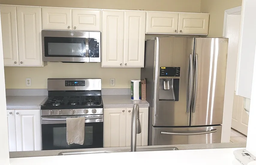 3 bed, 2.5 bath, 1625 sqft, $2,600 — Photo 3