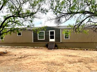 138 CR 2666, Moore, TX 78015