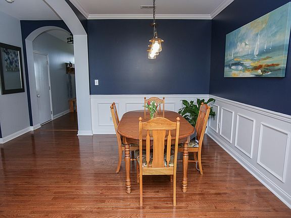 5th image of 3008 Mary Crest Dr