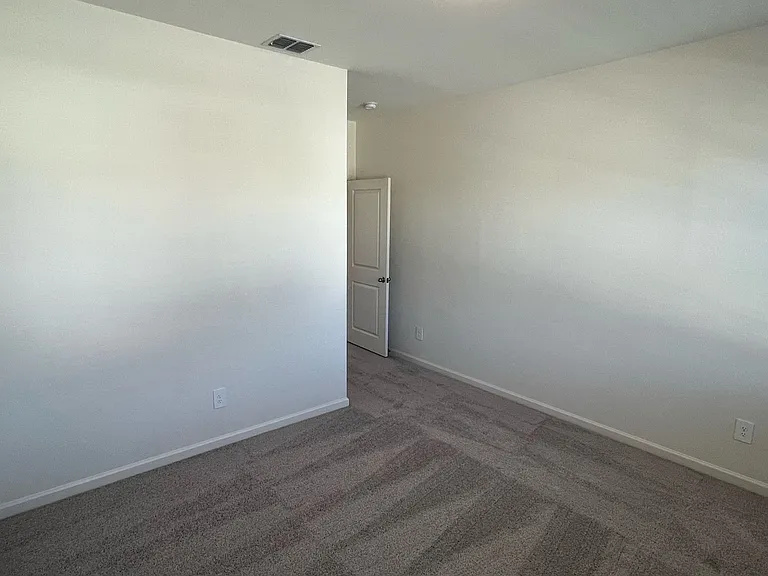 752 Richmond Dr — Photo 24