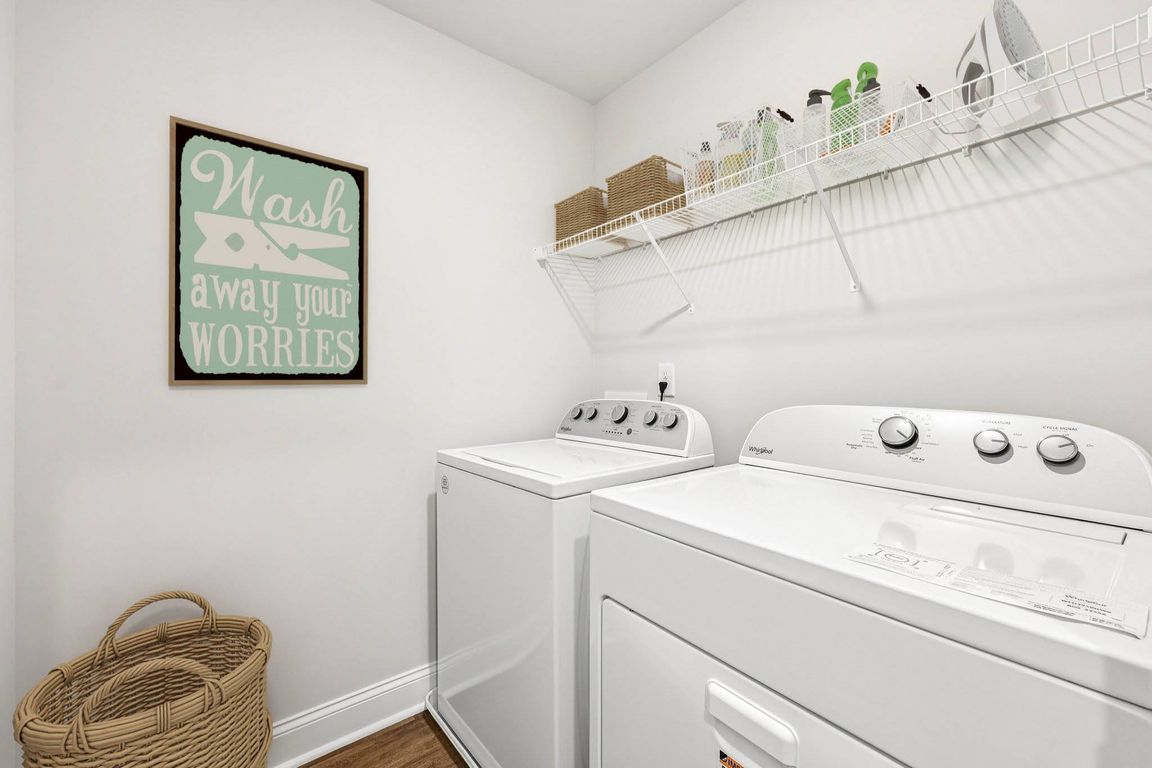 Westport floorplan full size washer & dryer.