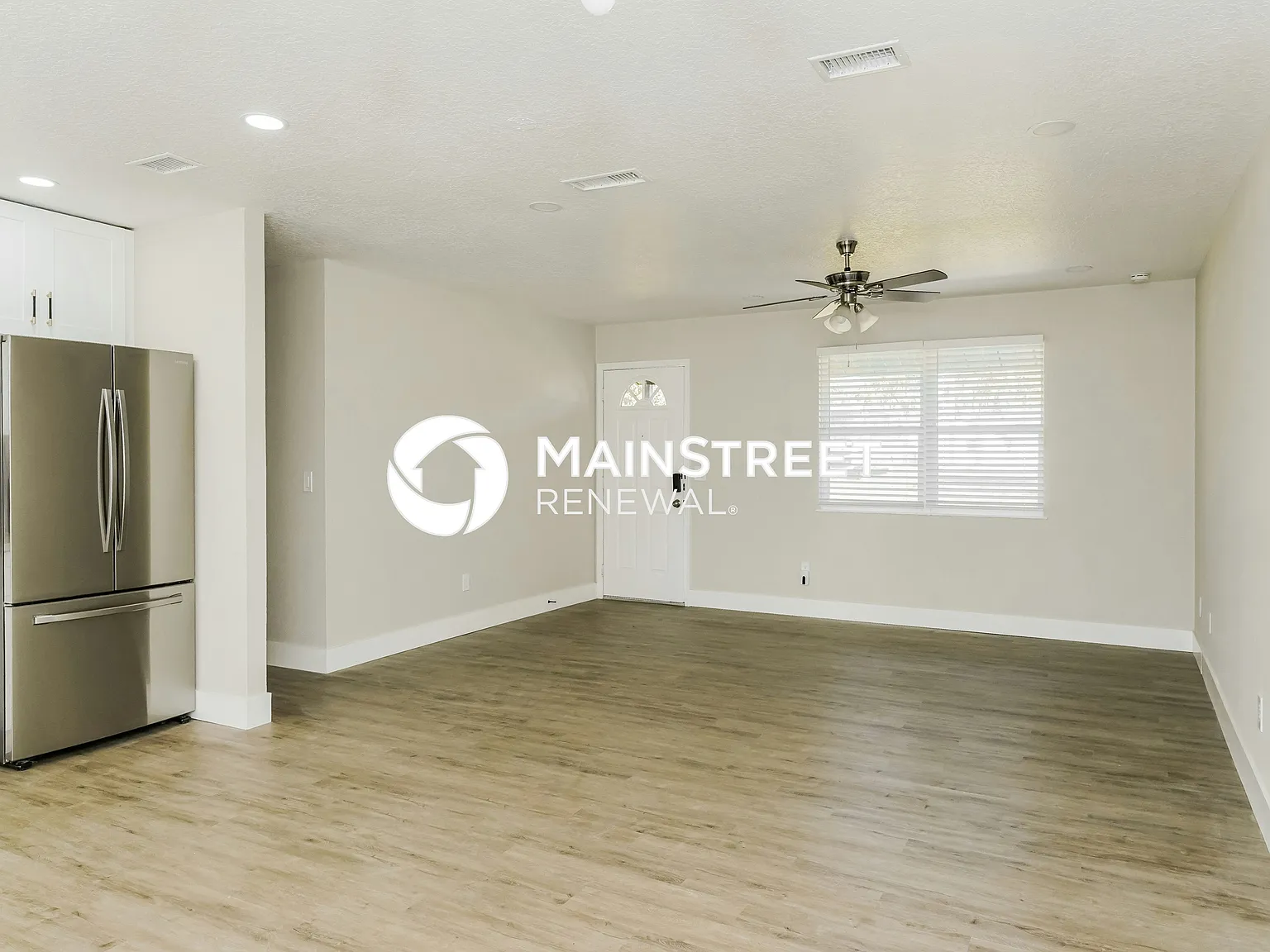 512 Wildwood Dr — Photo 2