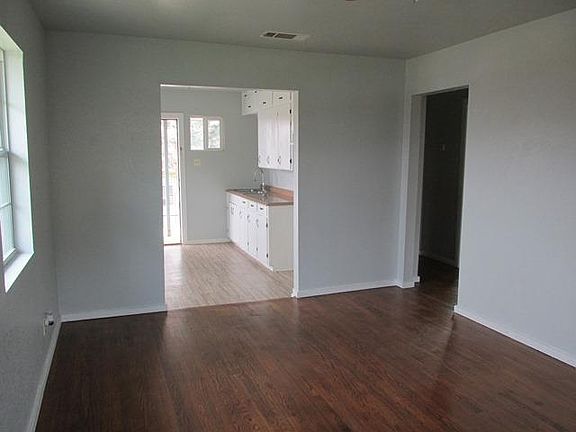LIVING ROOM TO KITCHEN