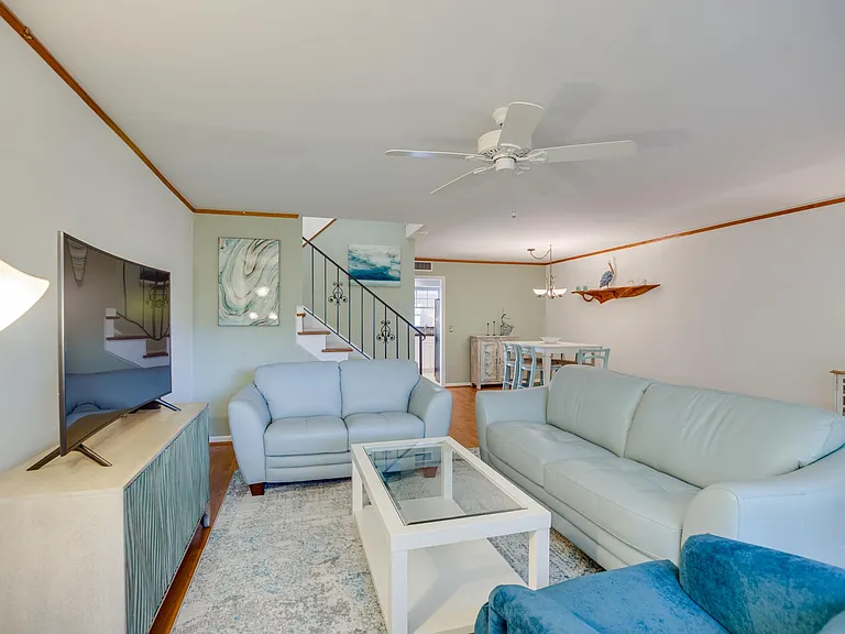 2722 Cardinal Dr — Photo 5