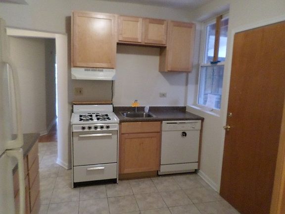 3rd image of 2225 W Highland Ave APT 2W
