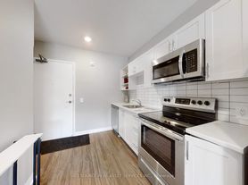 233 Dunlop St W
