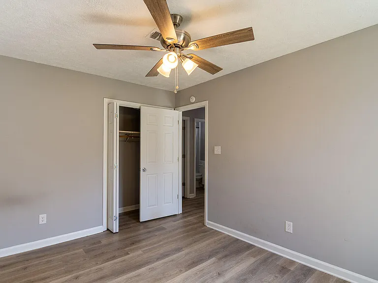 2115 Oakleaf Ct — Photo 16