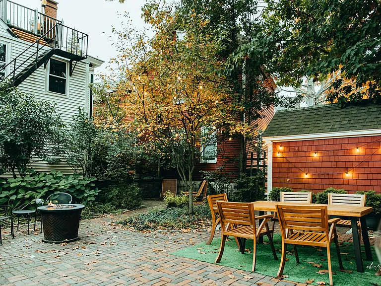 Shared courtyard!