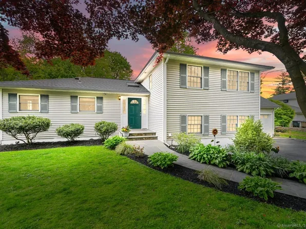 49 Putter Drive, Stamford, CT 06907