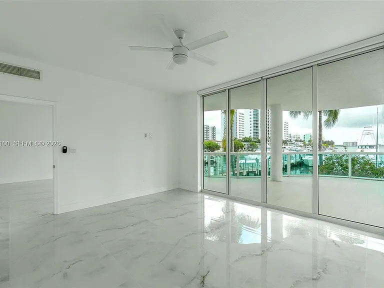 7914 Harbor Island Dr #106 — Photo 25