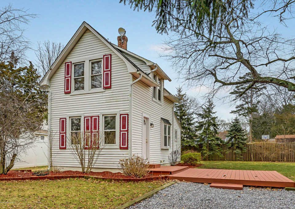 1st image of 651 Vaughn Ave