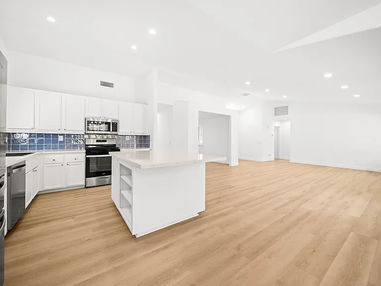 37762 Drexell Dr — Photo 13