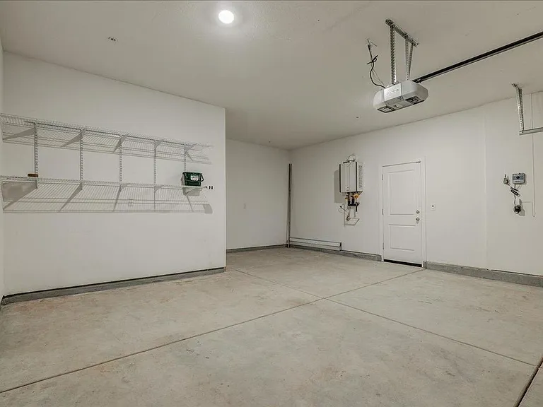 579 Honeysuckle Dr — Photo 18
