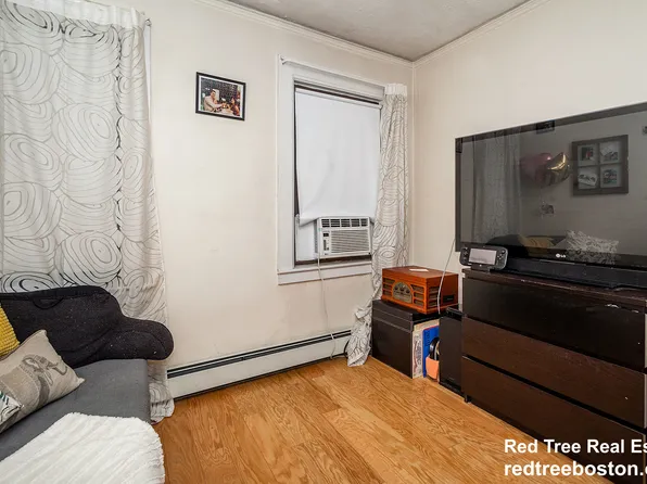 94 W Cedar St, Boston, MA