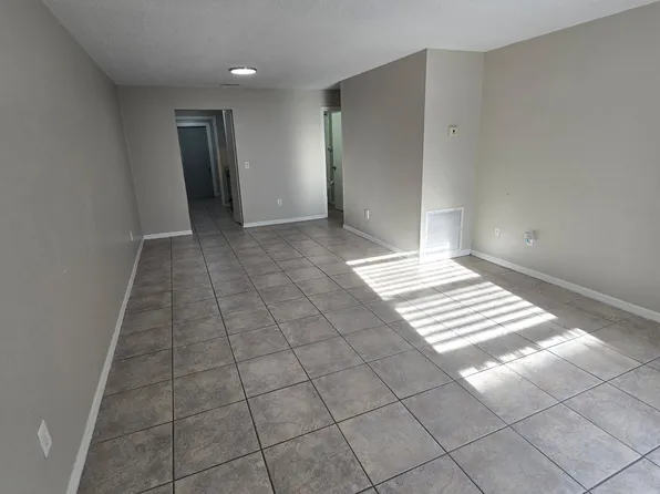 2212 Florida Dr, Deltona, FL