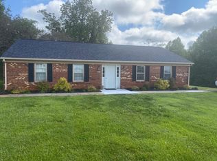 825 & 827 Smith St #827, Bedford, VA 24523