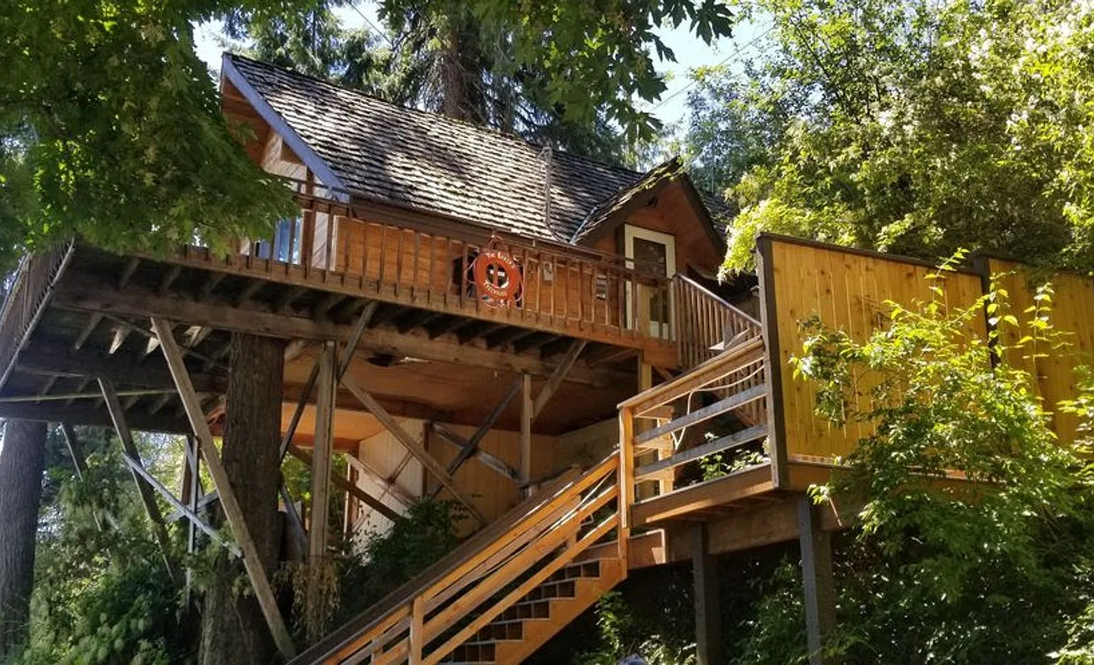 Furnished 2 bedroom with lake access-Avail Mid Sept. — Photo 1