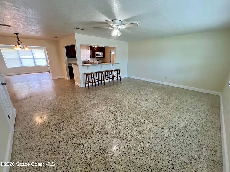 15 Vida Way — Photo 2