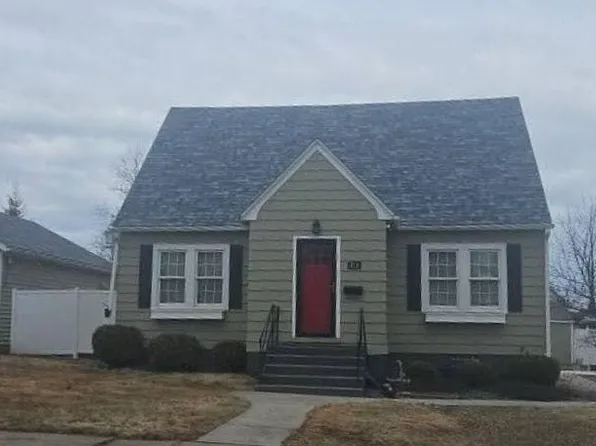 410 6th St NW, Chisholm, MN 55719