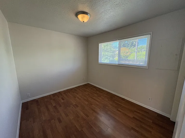 8220 N Edison St — Photo 26