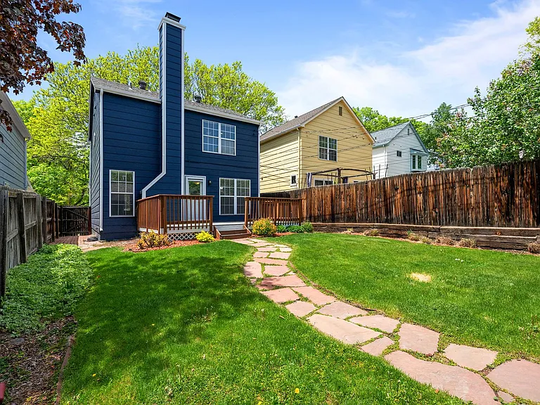 2700 Perry St — Photo 33