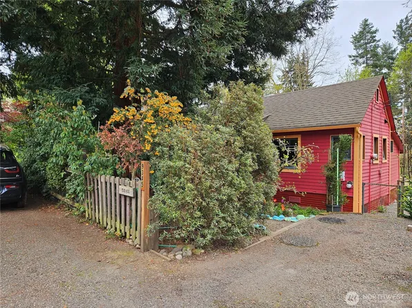 9345 NE Seaview Avenue, Indianola, WA 98342