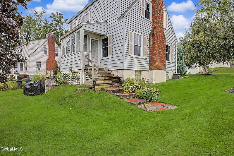 5th image of 26 Hillcrest Road