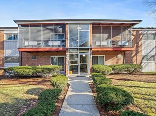 125 Grove St APT 8, West Roxbury, MA 02132