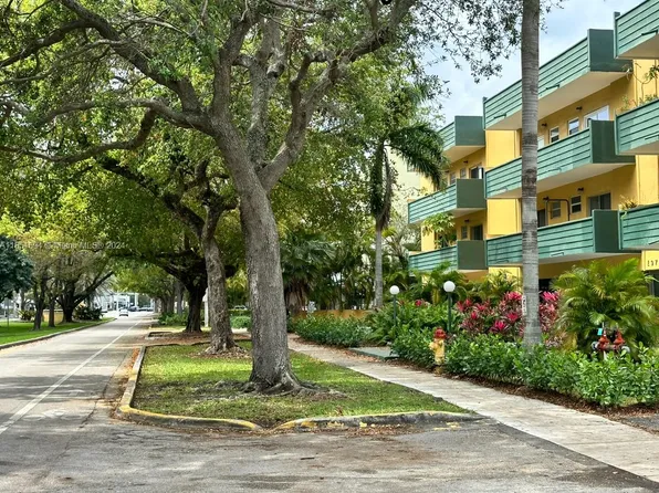 1975 NE 135th St APT 2K, North Miami, FL 33181