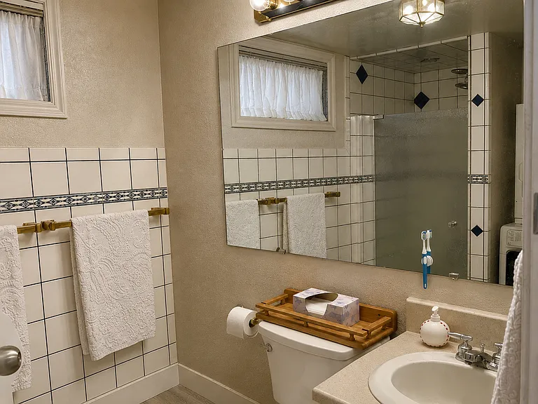 1109 N Jackson St — Photo 10
