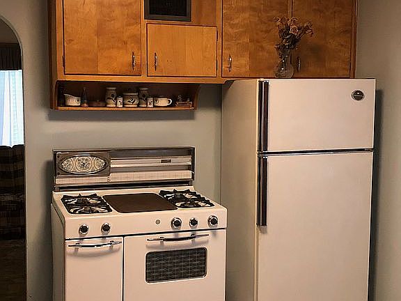 Kitchen / Extra cabinets