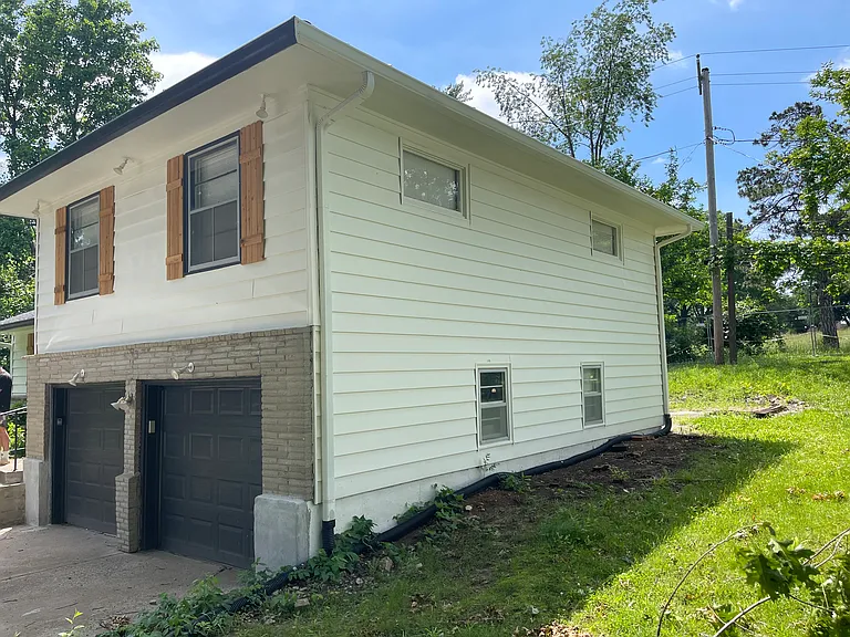 7840 Campbell St — Photo 17
