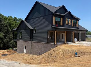 579 Carroll Creek Rd, Johnson City, TN 37601