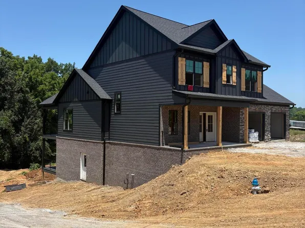 579 Carroll Creek Rd, Johnson City, TN 37601