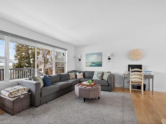 4th image of 2490 Sexsmith Rd