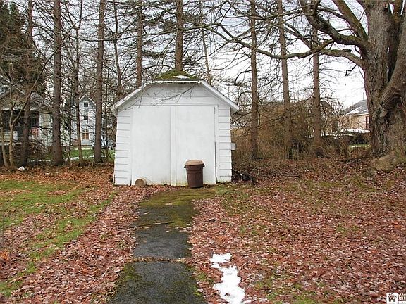 3rd image of 1017 Newland Ave