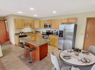 1100 N Broadway APT 304, Minot, ND 58703