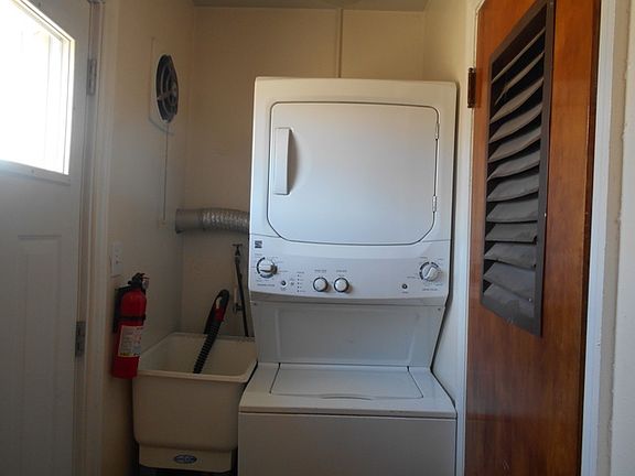 5th image of 1914 N Poplar St