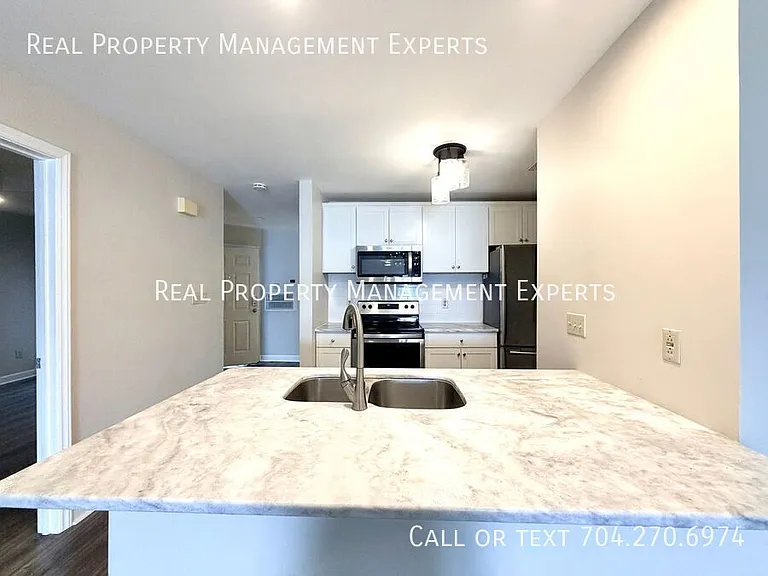 913 Southwest Dr — Photo 4