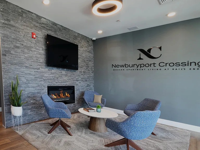 Newburyport Crossing — Photo 16