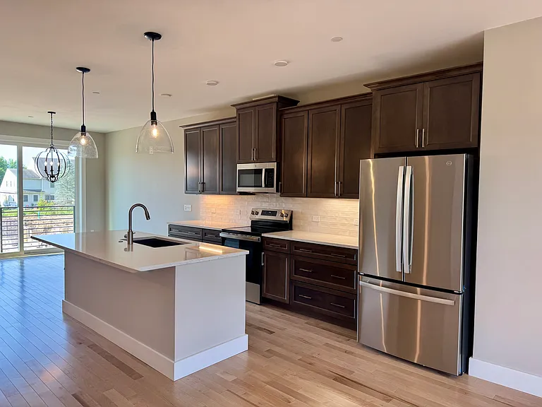 149 Eden Ln — Photo 3