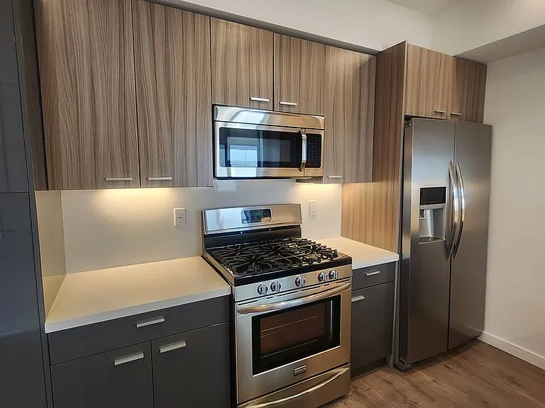 4227 McLaughlin Ave #303 — Photo 6