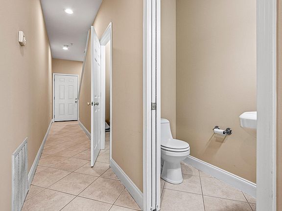 3rd image of 2101 Pomegranate Ct #2101